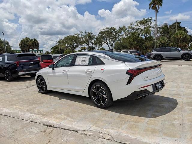 Photo of 2025 Snow White Pearl Kia K5
