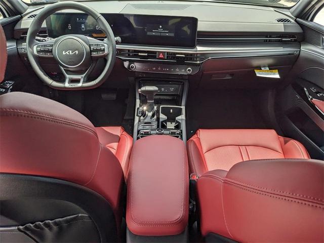 Photo of 2025 Snow White Pearl Kia K5
