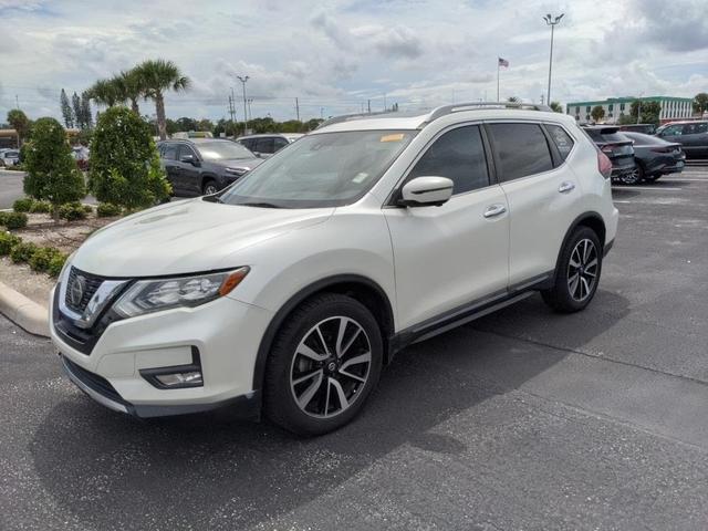 Photo of 2020 White Nissan Rogue
