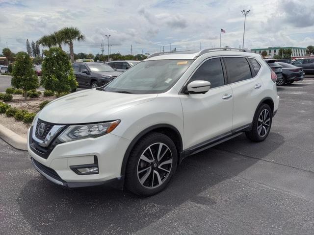Photo of 2020 White Nissan Rogue