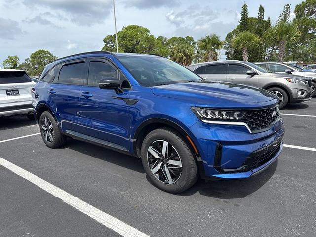 Photo of 2022 Sapphire Blue Kia Sorento