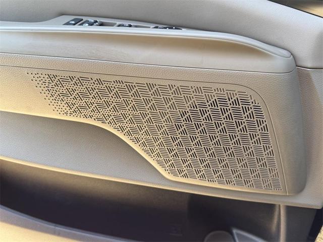 Photo of 2026 Deep Chroma Blue Kia Carnival