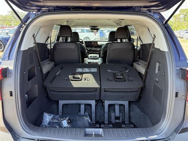 Photo of 2026 Deep Chroma Blue Kia Carnival