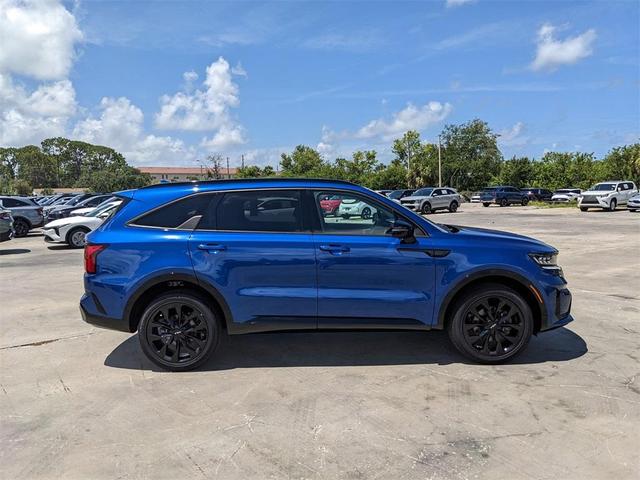 Photo of 2023 Sapphire Blue Kia Sorento