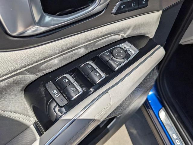 Photo of 2023 Sapphire Blue Kia Sorento