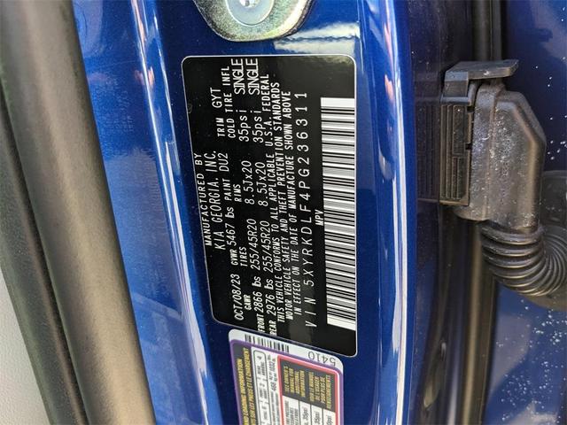 Photo of 2023 Sapphire Blue Kia Sorento