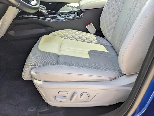 Photo of 2023 Sapphire Blue Kia Sorento