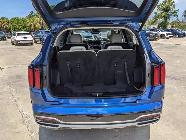 Photo of 2023 Sapphire Blue Kia Sorento