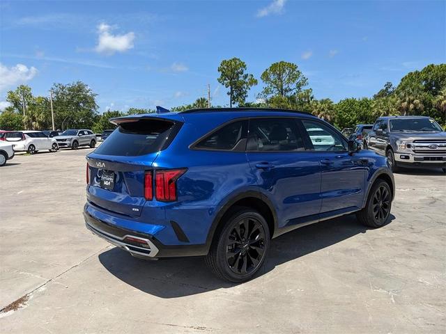 Photo of 2023 Sapphire Blue Kia Sorento