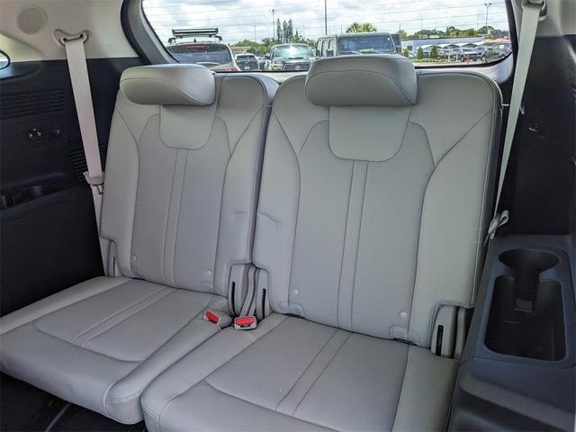Photo of 2023 Sapphire Blue Kia Sorento