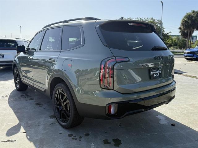Photo of 2025 Jungle Green Kia Telluride