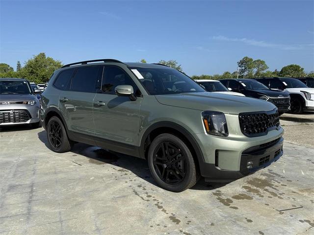 Photo of 2025 Jungle Green Kia Telluride