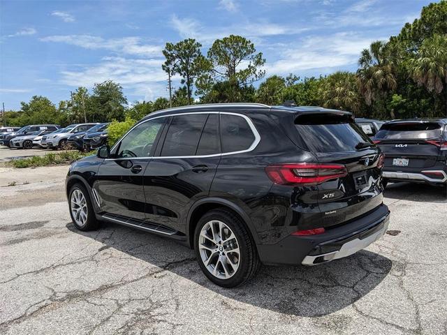 Photo of 2023 Black Sapphire Metallic BMW X5