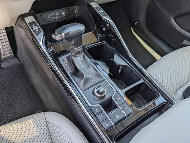 Photo of 2024 Midnight Black Kia Sorento