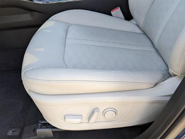 Photo of 2024 Midnight Black Kia Sorento