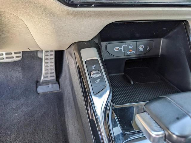 Photo of 2024 Midnight Black Kia Sorento