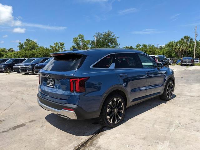 Photo of 2024 Midnight Black Kia Sorento