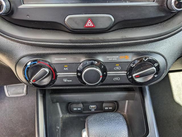 Photo of 2022 Snow White Pearl Kia Soul