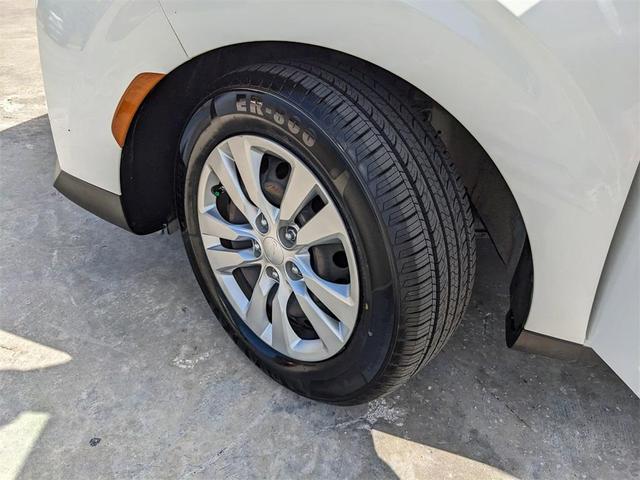 Photo of 2022 Snow White Pearl Kia Soul