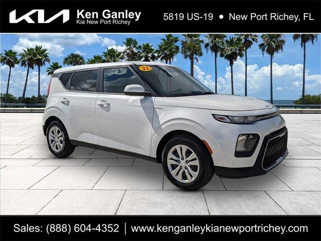Photo of 2022 Snow White Pearl Kia Soul