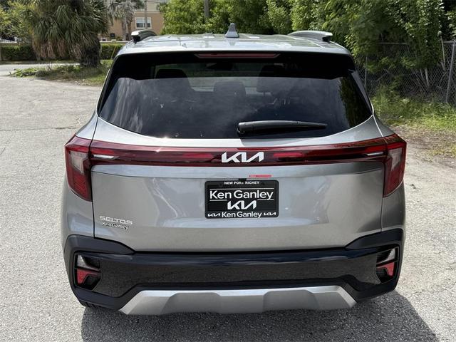 Photo of 2026 Steel Gray Kia Seltos