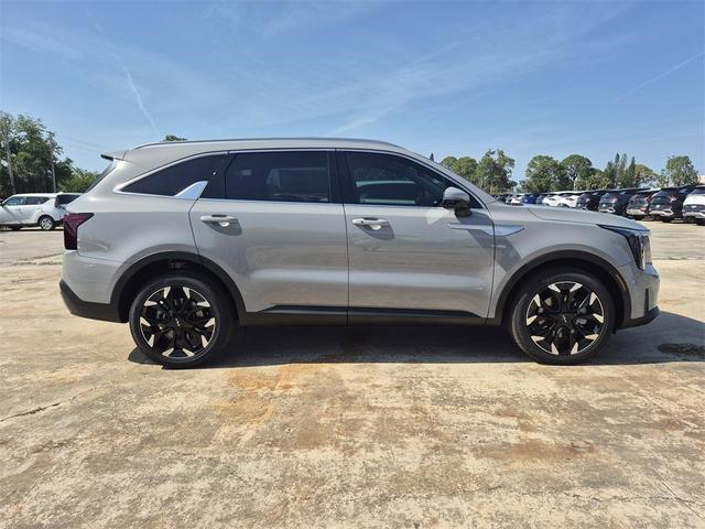Photo of 2025 Wolf Gray Kia Sorento