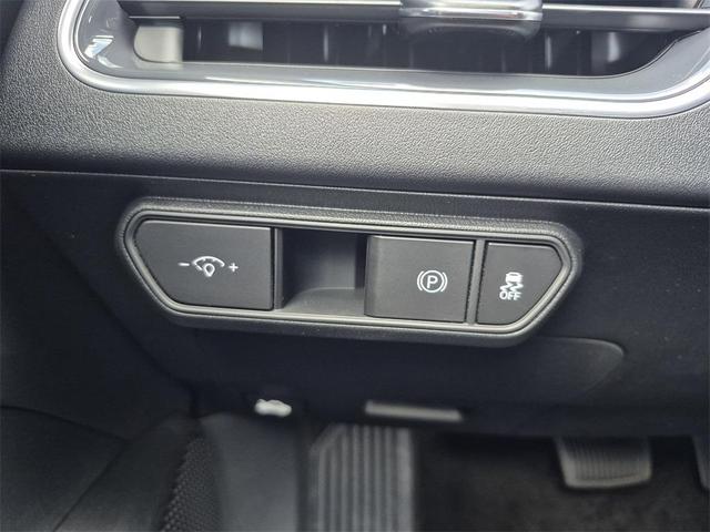 Photo of 2025 Currant Red Kia K4