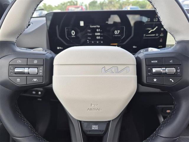 Photo of 2025 Currant Red Kia K4