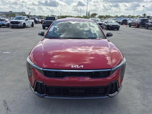 Photo of 2025 Currant Red Kia K4