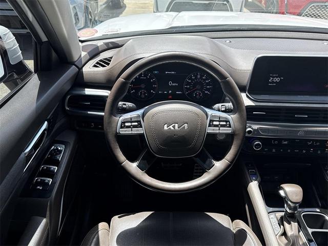 Photo of 2022 Glacial White Pearl Kia Telluride