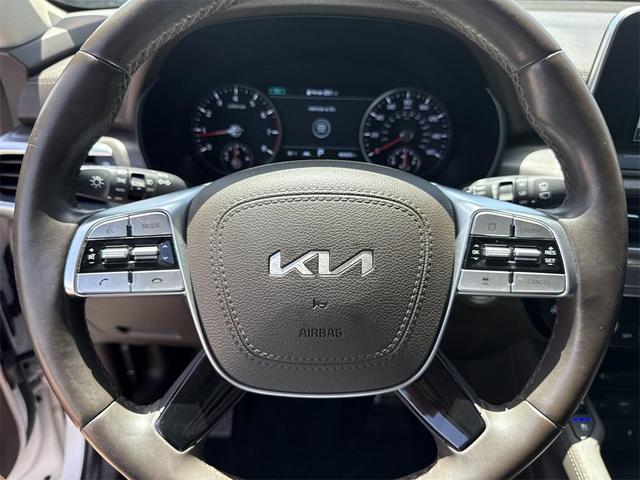 Photo of 2022 Glacial White Pearl Kia Telluride