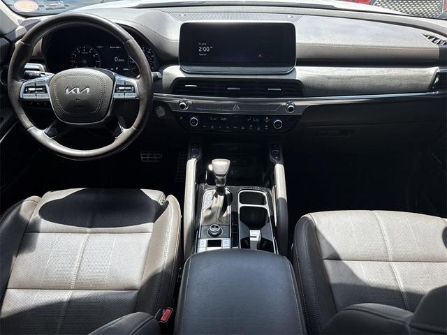 Photo of 2022 Glacial White Pearl Kia Telluride