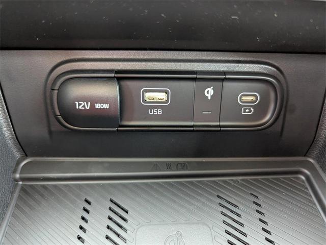 Photo of 2025 Ebony Black Kia Sportage