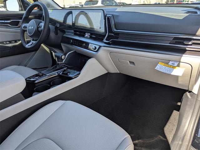 Photo of 2025 Ebony Black Kia Sportage