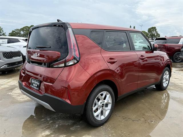 Photo of 2025 Mars Orange Kia Soul