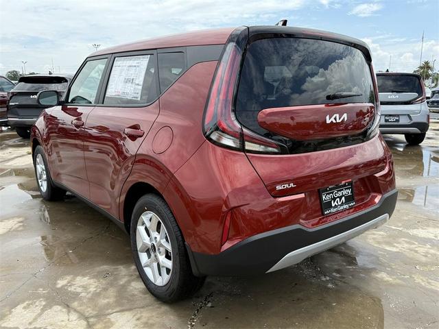 Photo of 2025 Mars Orange Kia Soul