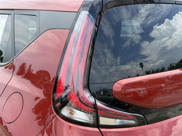 Photo of 2025 Mars Orange Kia Soul