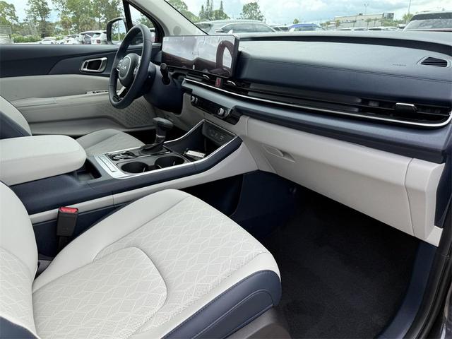 Photo of 2026 Metal Kia Carnival