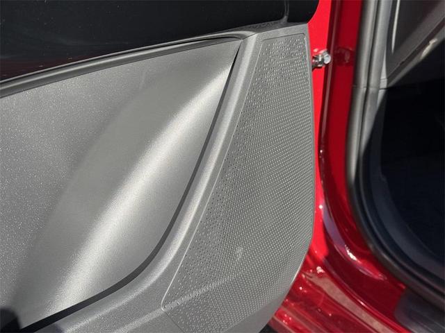 Photo of 2025 Runway Red Kia Niro