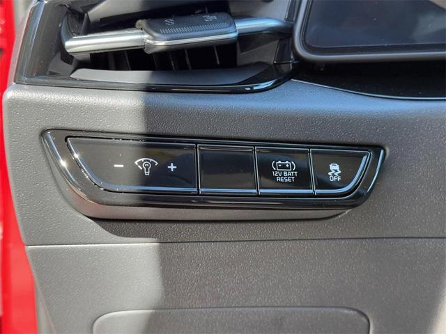 Photo of 2025 Runway Red Kia Niro