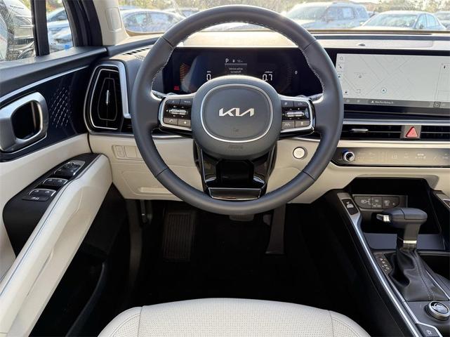 Photo of 2025 Everlasting Silver Kia Sorento