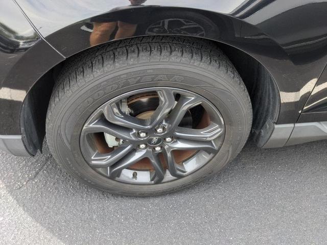Photo of 2018 Shadow Black Ford Edge