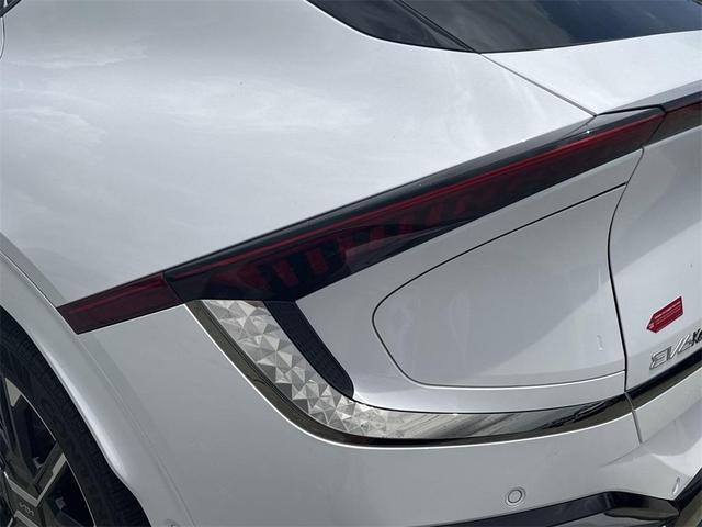 Photo of 2025 Glacier White Pearl Kia EV6