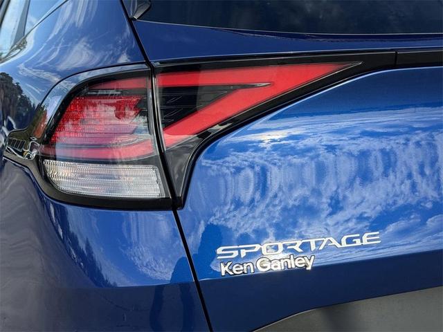 Photo of 2025 Sapphire Blue Kia Sportage