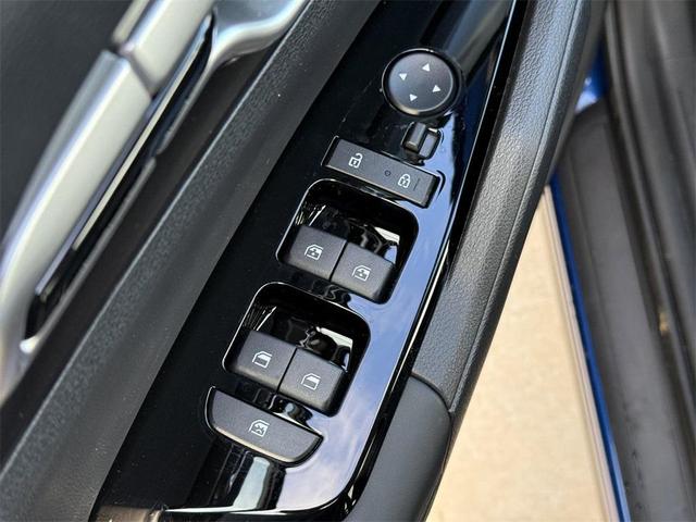 Photo of 2025 Sapphire Blue Kia Sportage