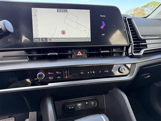 Photo of 2025 Sapphire Blue Kia Sportage