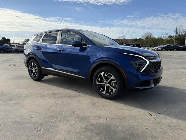 Photo of 2025 Sapphire Blue Kia Sportage