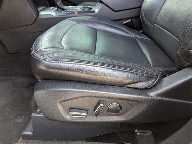 Photo of 2018 Oxford White Ford Explorer