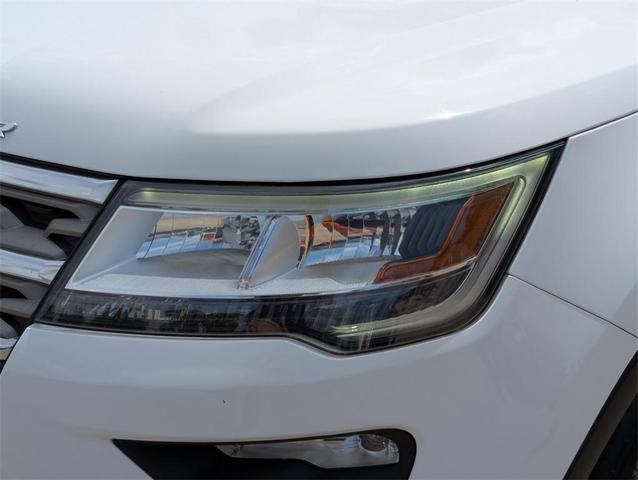 Photo of 2018 Oxford White Ford Explorer