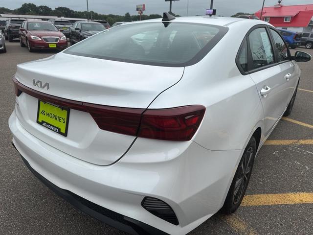 Photo of 2024 Snow White Pearl Kia Forte